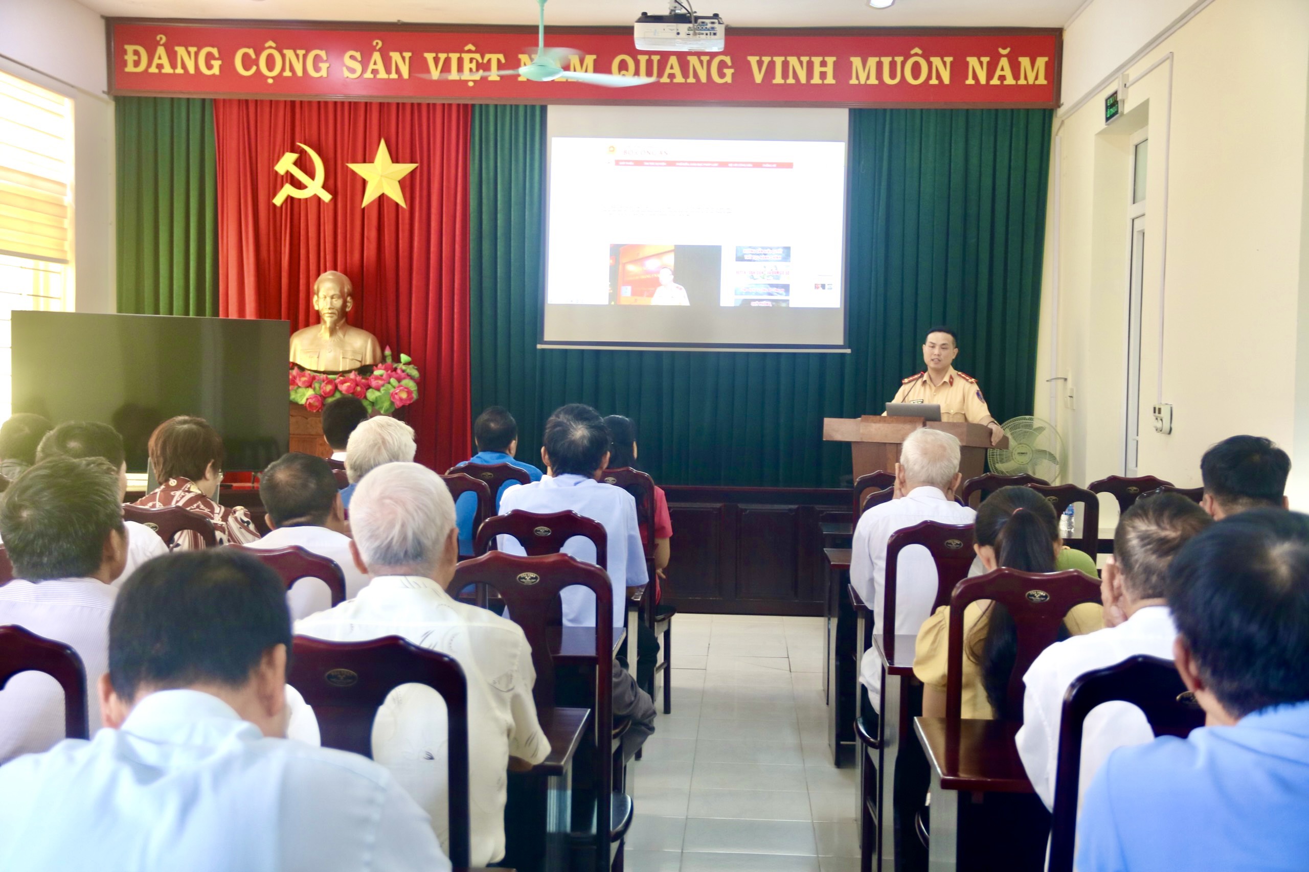 Tăng cường công tác bảo đảm TTATGT dịp kỷ niệm 78 năm Cách mạng Tháng Tám và Quốc khánh 2/9